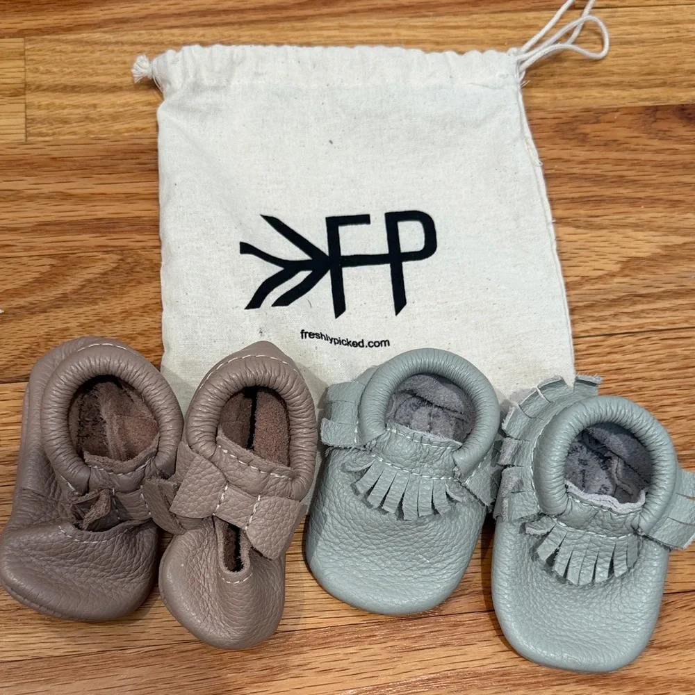 Freshly Picked Baby Moccasin Set - Brown and Gray